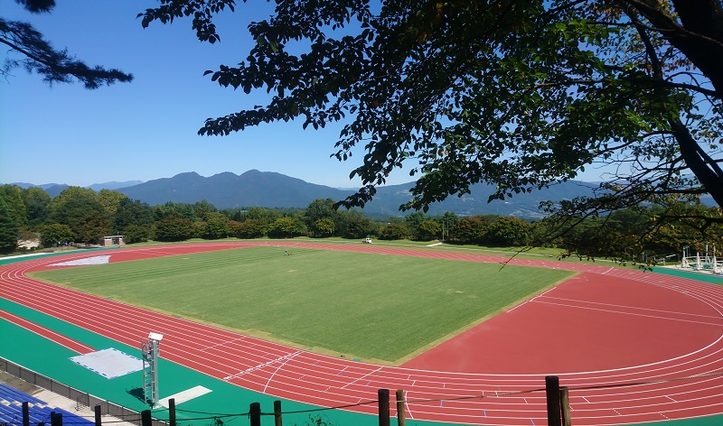 陸上競技場完成